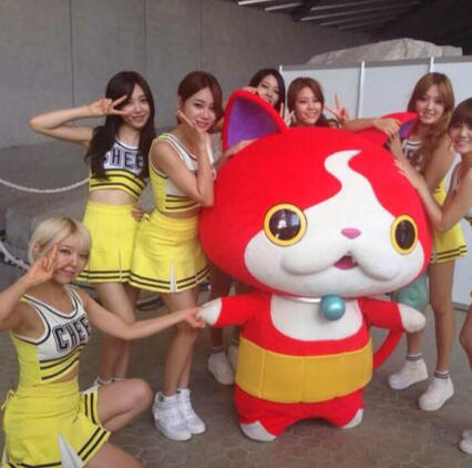 AoA with Jibanyan from Yokai Watch durring Heart Attack Japan Promotions